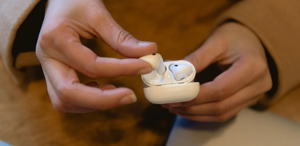 SET UP REPLACEMENT AIRPODS OR CHARGING CASE